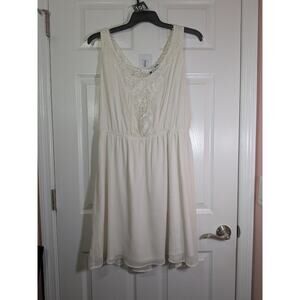 Paperdoll 2x Ivory/white lace dress